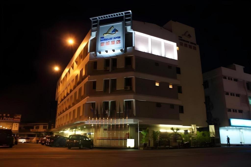 置地广场酒店 峇株巴辖 外观 照片